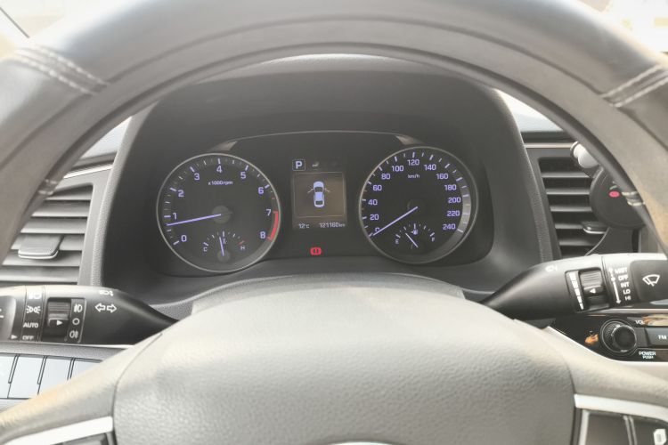 现代 领动 2016款 1.6L 自动智炫·精英型中控内饰14