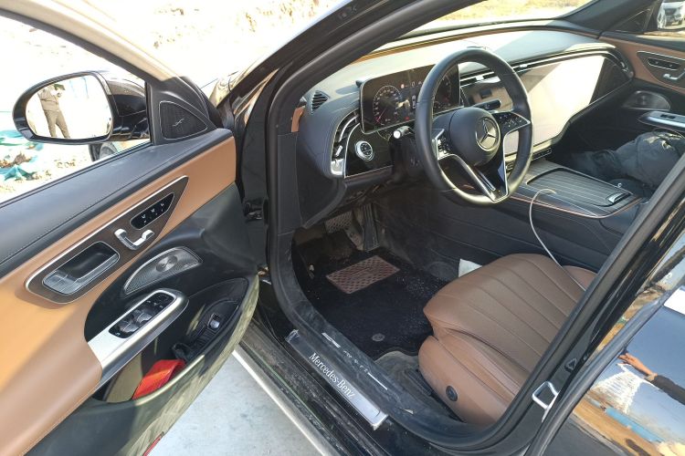 奔驰E级 2025款 E 300 L 豪华型中控内饰20