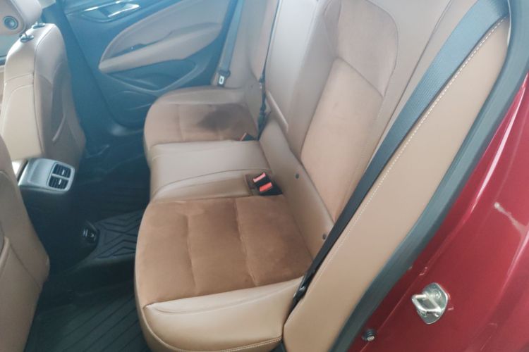 别克 君威 2017款 20T 豪华型中控内饰21