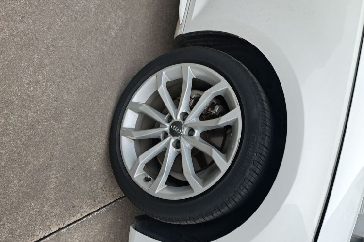 奥迪A4L 2018款 30周年年型 40 TFSI 时尚型车身外观10