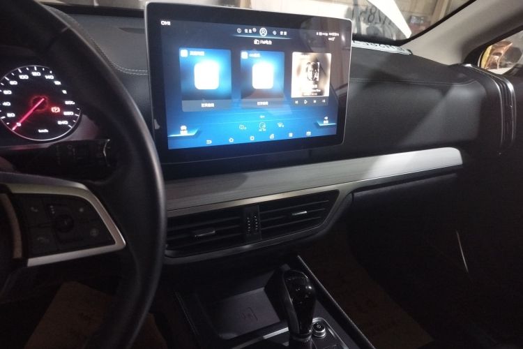 比亚迪 唐 2018款 2.0T 自动智联尊贵型 7座 国V中控内饰16