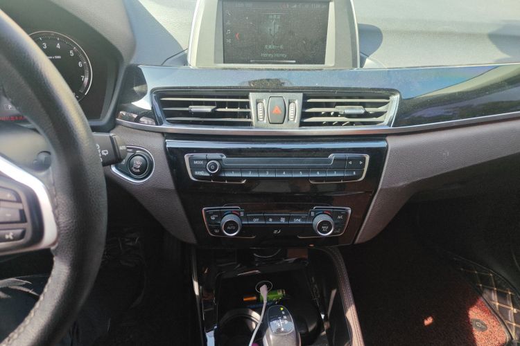 宝马X1 2018款 sDrive18Li 尊享型中控内饰16