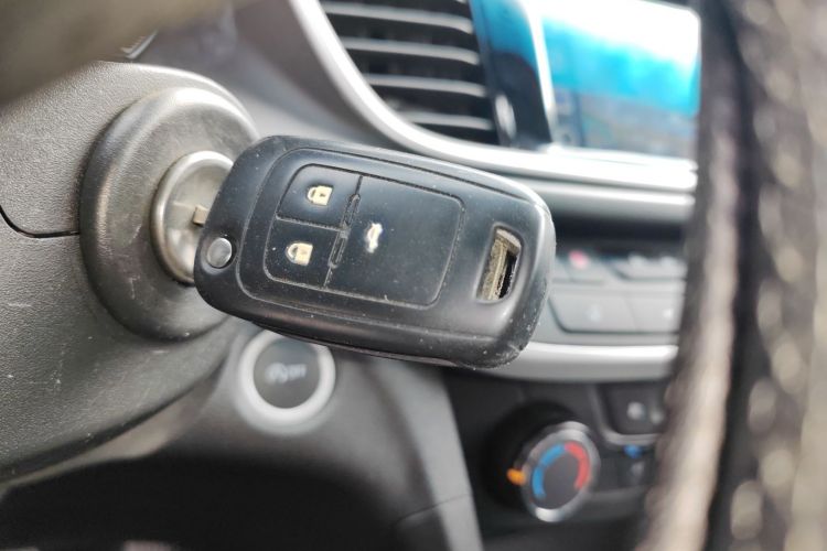 别克 英朗 2021款 1.3T 自动轻混动精英型中控内饰7001