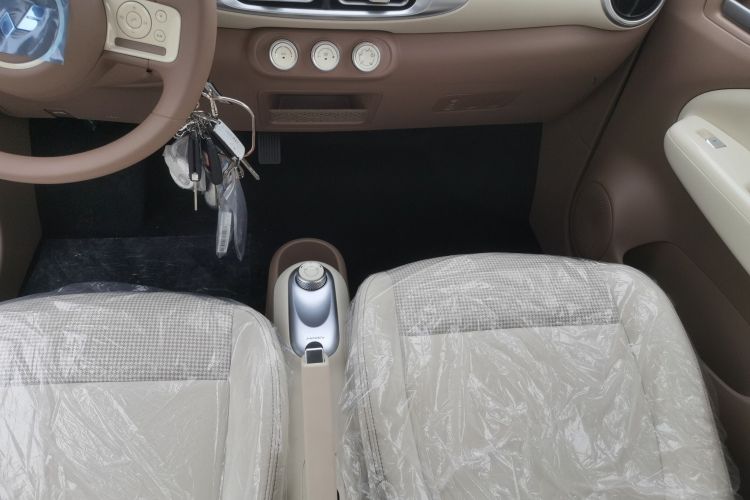 五菱汽车 宏光MINIEV 2025款 四门版 进阶款中控内饰18