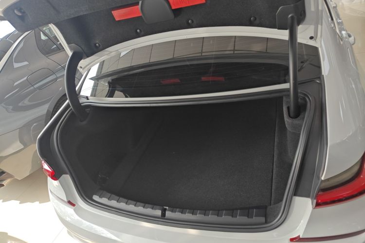 宝马3系 2022款 325Li M运动套装机舱底盘23