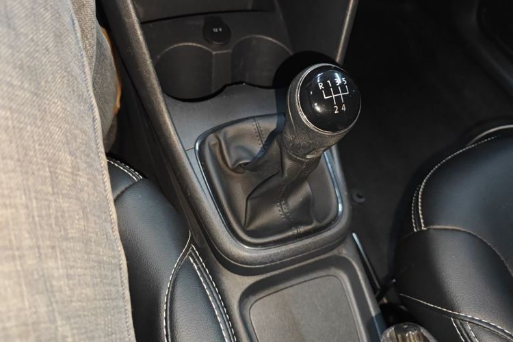 大众 Polo 2016款 1.4L 手动风尚型中控内饰18