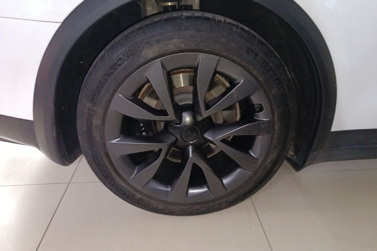 特斯拉 Model X 2023款 双电机全轮驱动版车身外观6008