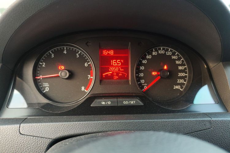 大众 桑塔纳 2015款 1.4L 手动风尚版中控内饰14