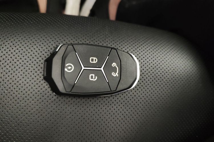 领克02 2021款 1.5TD DCT两驱劲 冠军版中控内饰7001