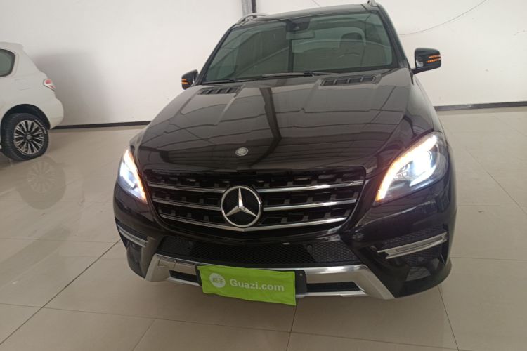 奔驰M级 2014款 ML 350 CDI 4MATIC车身外观2