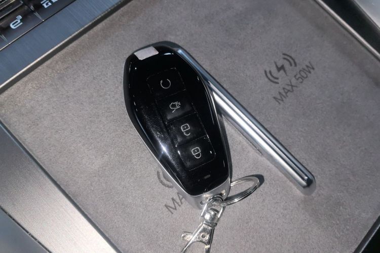 腾势N9 2025款 旗舰型中控内饰11