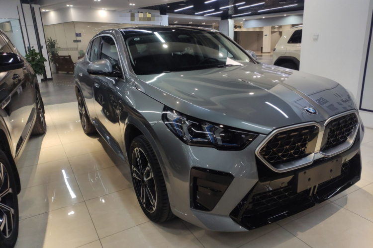 宝马X2(进口) 2024款 sDrive25i M运动套装车身外观3