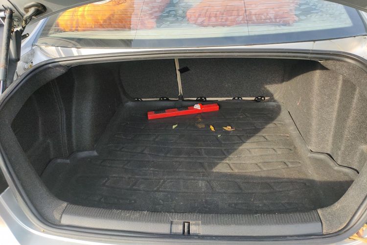 大众 速腾 2011款 1.6L 自动舒适型机舱底盘23