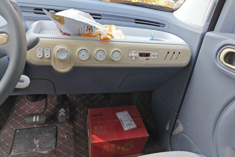 奔腾小马 2025款 222km 闪电马中控内饰16