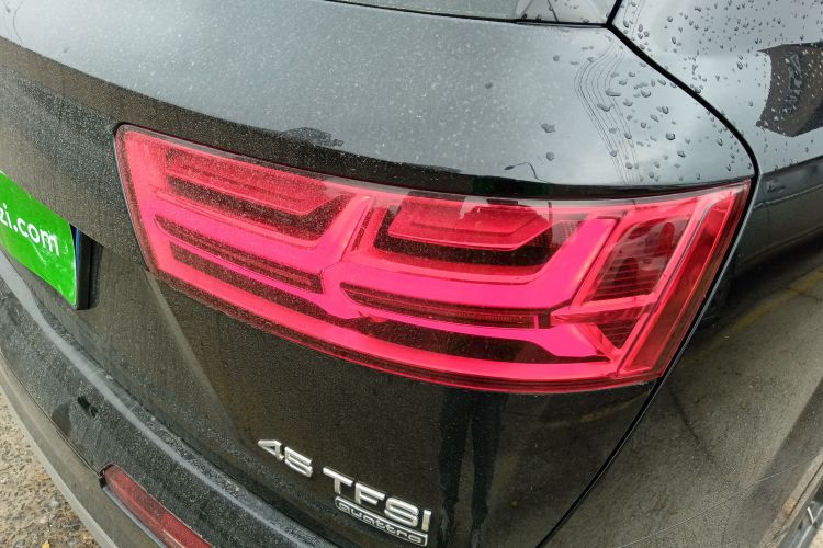 奥迪Q7 2016款 45 TFSI 技术型车身外观6006