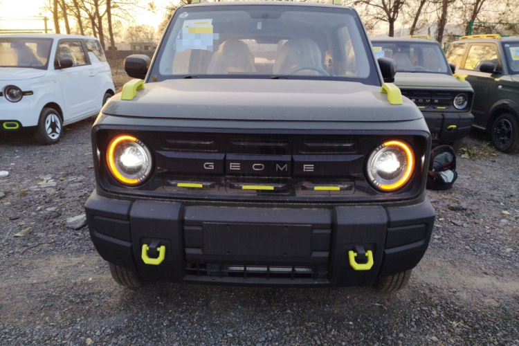 吉利银河 2025款 210km 熊猫骑士车身外观2