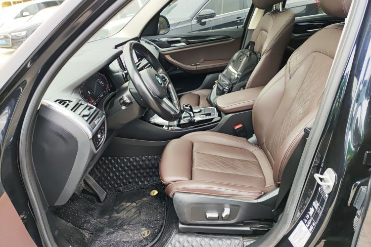 宝马X3 2022款 xDrive25i M运动套装中控内饰19