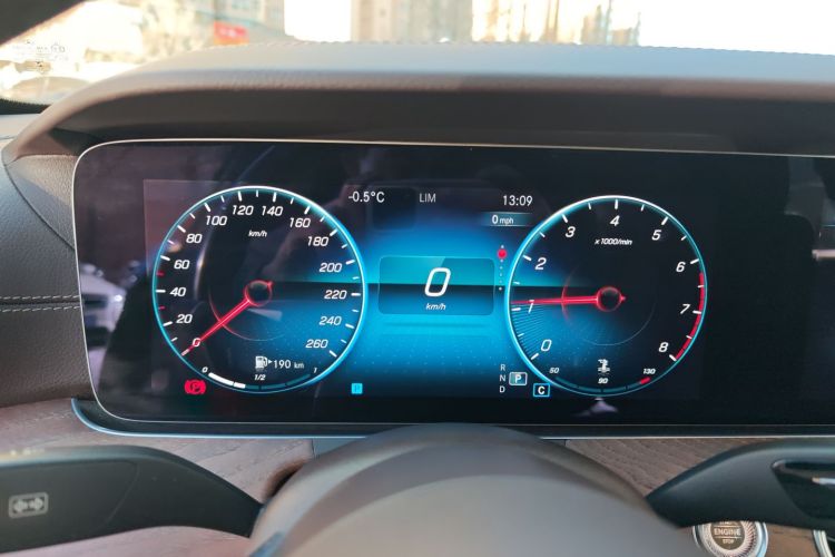 奔驰E级 2021款 改款 E 260 L中控内饰14