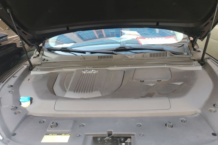 捷途X95 2020款 1.6T DCT探索Pro版 5座机舱底盘24