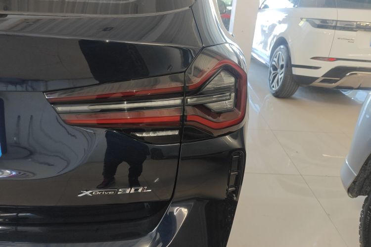 宝马X3 2023款 改款 xDrive30i 领先型 M曜夜套装车身外观9