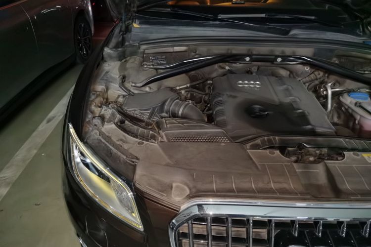 奥迪Q5 2013款 40 TFSI 技术型局部细节9006