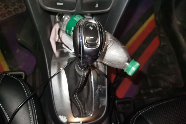 别克 昂科拉 2015款 1.4T 自动两驱都市精英型中控内饰18