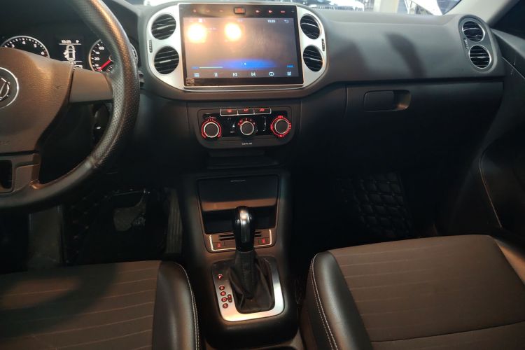 大众 途观 2017款 300TSI 自动两驱丝绸之路风尚版中控内饰16