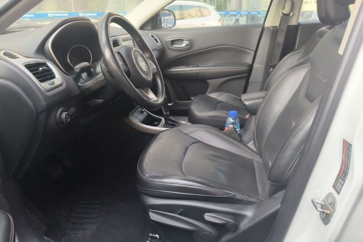 Jeep 指南者 2017款 200T 自动家享版中控内饰19