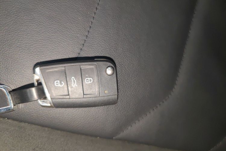 大众 途观L 2019款 330TSI 自动两驱全景舒适版 国VI中控内饰11