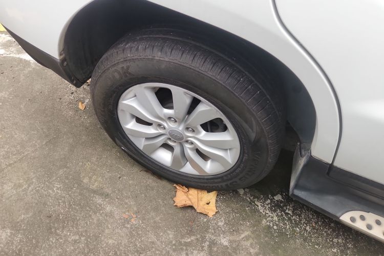 起亚 狮跑 2013款 2.0L 手动两驱版GL车身外观6002