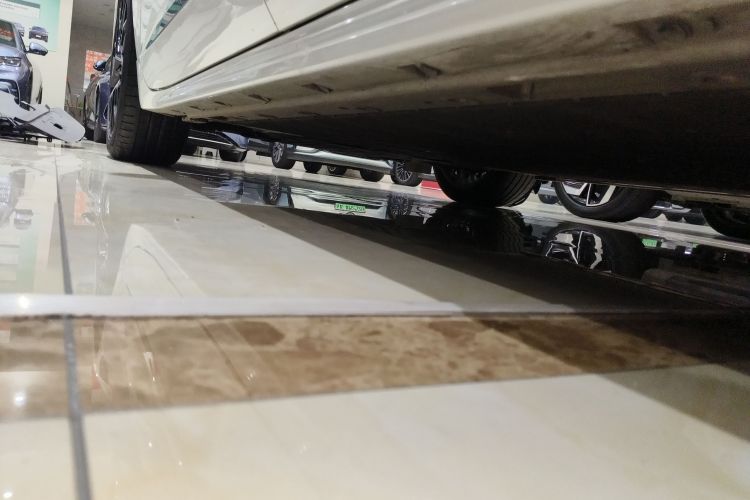 极氪001 2024款 WE版 100kWh 后驱局部细节9002