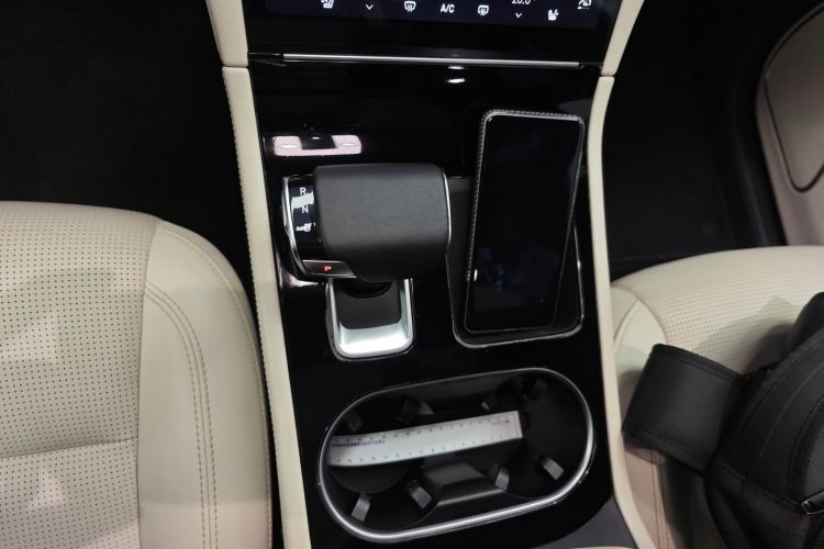 理想汽车 理想ONE 2021款 增程6座版中控内饰18