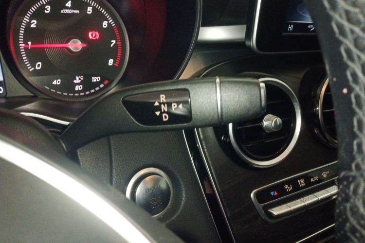 奔驰C级 2017款 改款 C 180 L 时尚型运动版局部细节18