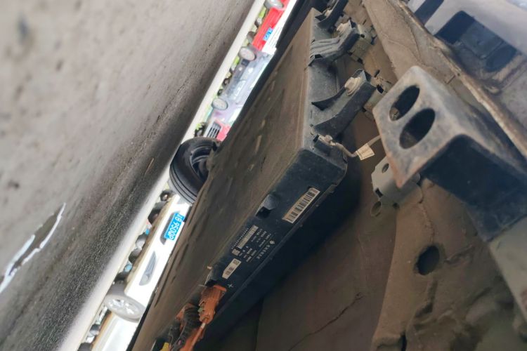 凯翼拾月 2023款 201km 踏浪版机舱底盘29