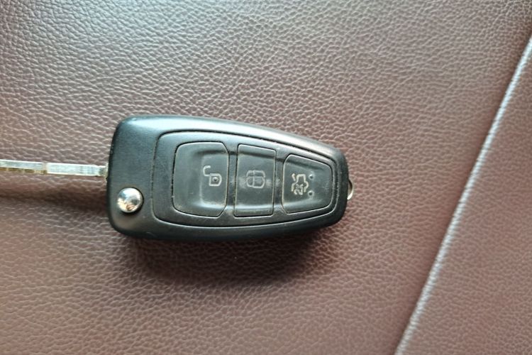 福特 翼虎 2017款 EcoBoost 180 两驱精翼型中控内饰11