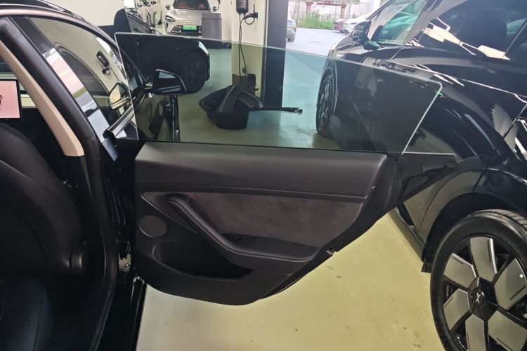 特斯拉 Model 3 2022款 后轮驱动版中控内饰45