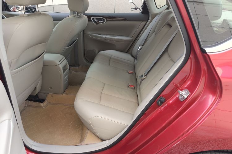 日产 轩逸 2014款 1.6XV CVT尊享版中控内饰21