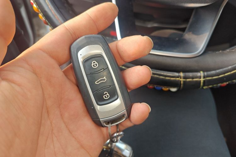 吉利汽车 远景X3 2020款 1.5L CVT尊贵型中控内饰11