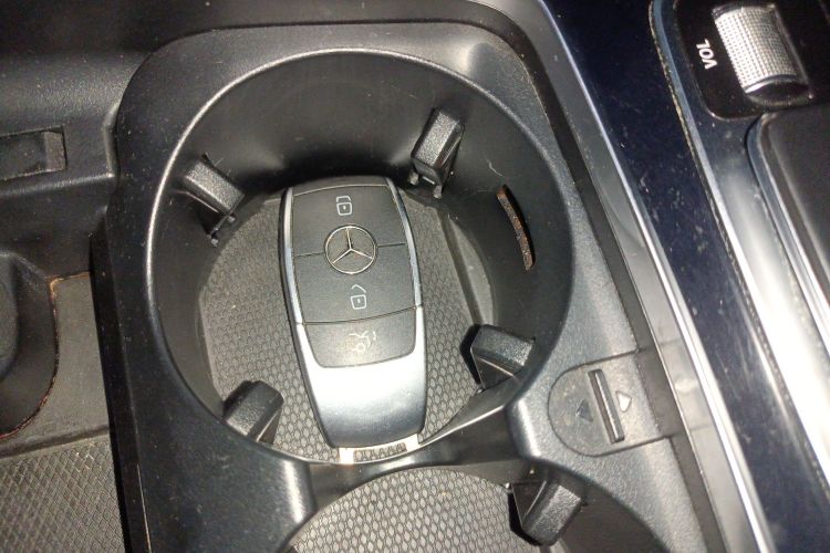 奔驰C级 2020款 C 260 运动版中控内饰11