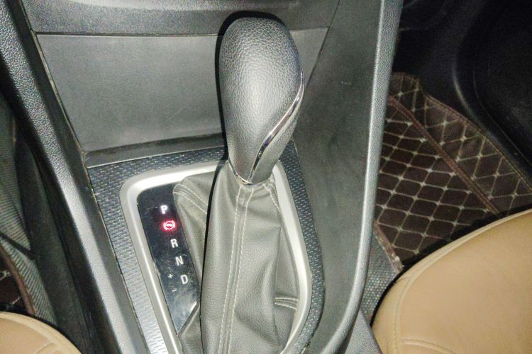 别克 阅朗 2019款 18T 自动互联旗舰型 国V中控内饰18