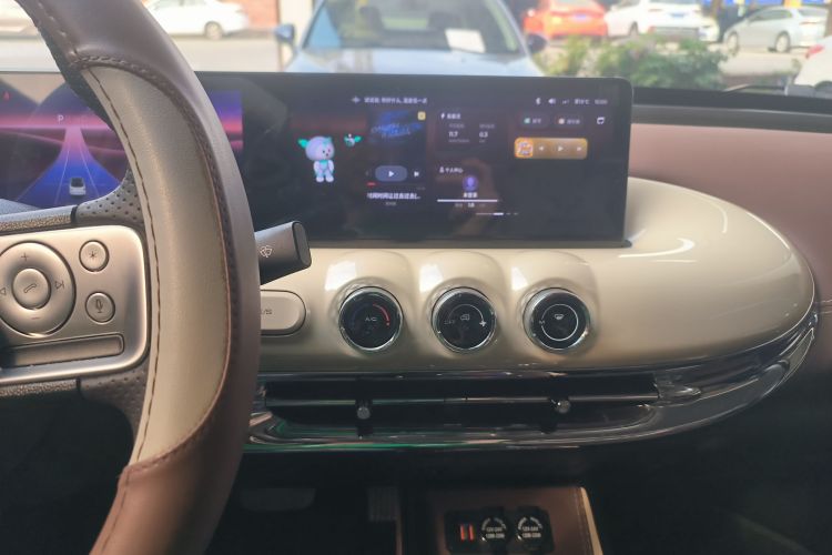 五菱汽车 五菱缤果 2023款 333km 灵犀互联+款中控内饰16