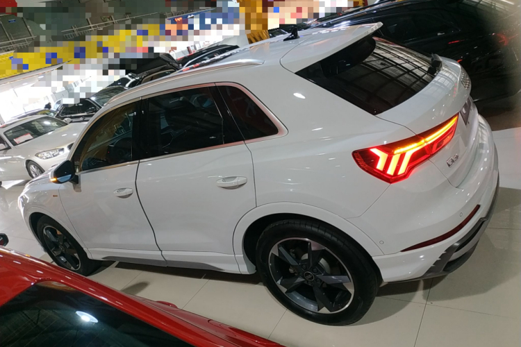 奥迪Q3 2023款 35 TFSI 时尚动感型（1.5T）车身外观6003