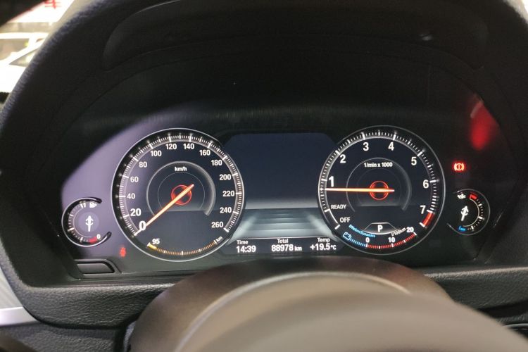 宝马3系 2019款 320i M运动曜夜版局部细节14