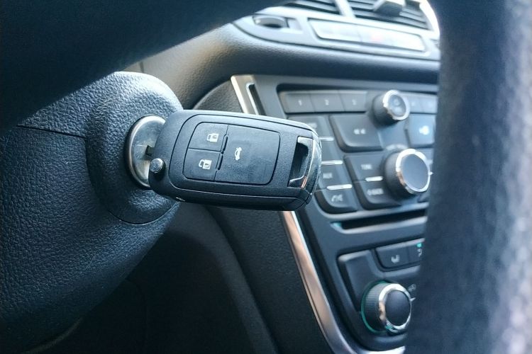 别克 昂科拉 2015款 1.4T 自动两驱都市精英型中控内饰7001