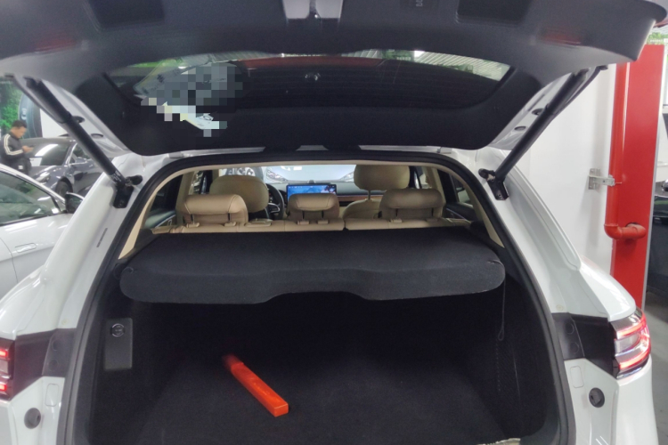 鸿蒙智行 问界M5 2023款 纯电后驱智驾版机舱底盘23