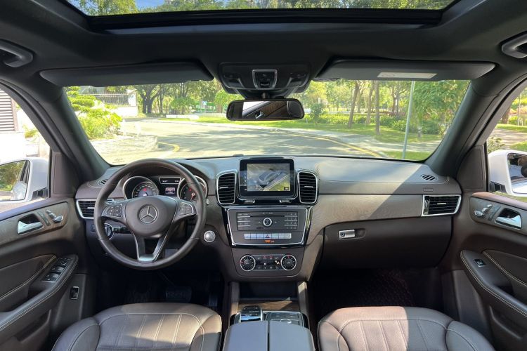 奔驰GLE 2017款 GLE 400 4MATIC中控内饰12