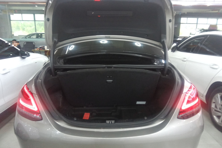 奔驰C级 2021款 C 200 L 时尚型运动版局部细节23