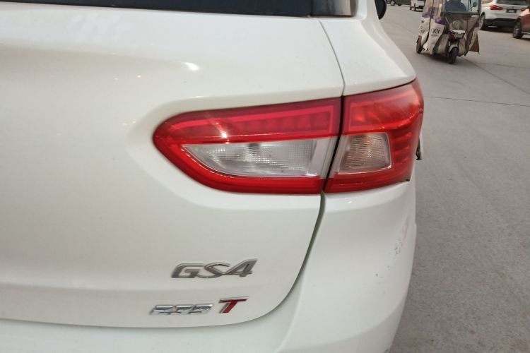 广汽传祺 传祺GS4 2017款 235T 自动两驱豪华智联版车身外观9