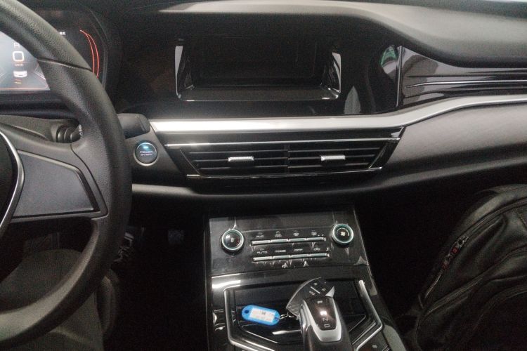 江铃集团新能源 羿 2023款 标准续航行业版中控内饰16