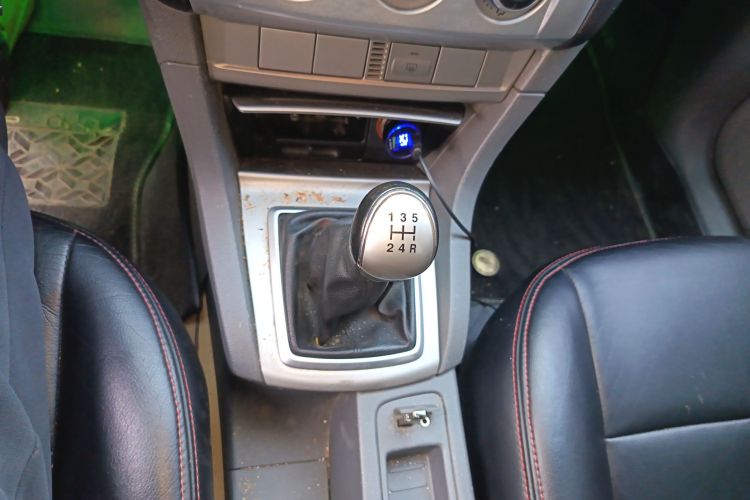 福特 福克斯 2013款 两厢经典 1.8L 手动基本型中控内饰18